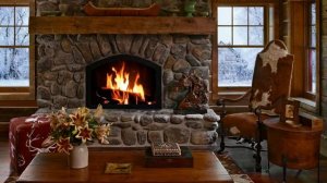 Уютное видео: домик с камином, снегопад.