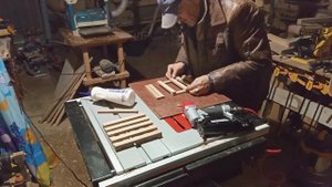 заработать на подставках пол горячее