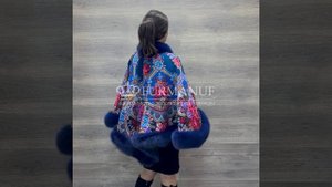 Классическое пончо из платка «Времена года» с мехом песца, 322