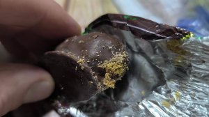 КОНФЕТЫ С ЧЕРВЯМИ! ОТНЁС ОБРАТНО В МАГАЗИН!