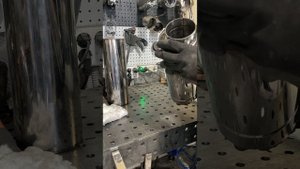 Производство резонаторов и глушителей. Сравнение премиального и среднего сегмента