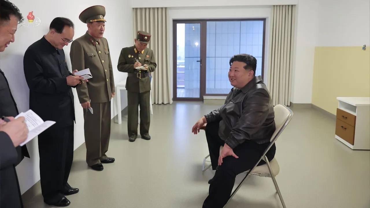 Ким Чен Ын посетил больницу уезда Кандон, строительство которой близится к завершению смотреть онлайн