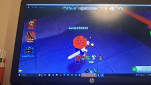 Играю прятки в роблоx