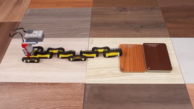 Эпический автомобиль-змея LEGO Покоряет крутые лестницы смотреть онлайн