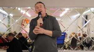 авторские стихи читает Мисюрев Евгений