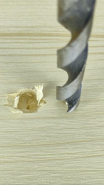 Обязательно запомни эту хитрость! Как просверлить отверстие, не повредив поверхность? #shorts смотреть онлайн