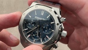 Обзор хронографа Audemars Piguet Royal Oak с синим циферблатом на каучуковом ремешке | 26240ST.OO.1