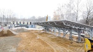 Односкатный навес для авто с крышей из монолитного поликарбоната (19553)