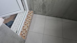 Балкон в стиле лофт: углы без силикона с эпоксидной затиркой Ceresit CE 89 серый бетон 🔪 🧱  👍