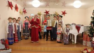 Умывает красно солнышко