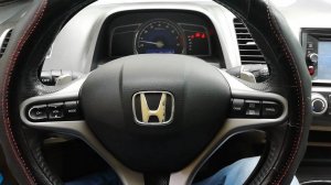 Honda Civic 4D. Замена эмблемы Honda на рулевом колесе.