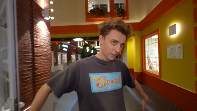 Прятки в САМОМ МАЛЕНЬКОМ ГОРОДЕ Челлендж ! смотреть онлайн