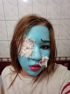 смываю грим после хелуина