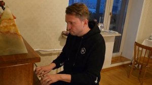 Мелодия: Иду