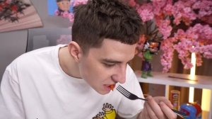 ОСТРАЯ vs СЛАДКАЯ vs КИСЛАЯ ЕДА Челлендж !