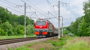 ЭП2К-393 с Саранским дневным экспрессом летит на Москву 120 км/ч