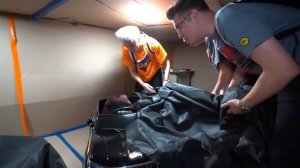 Проникли в КАРТОННЫЙ ДОМ Миллионера Челлендж !