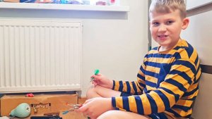 Если он попадёт 5 раз то получит 200 Gold в Standoff 2