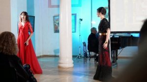 Дарья Вуйчик и Полина Панина исполняют дуэт Аиды и Амнерис Верди. Фортепиано — Дмитрий Сибирцев