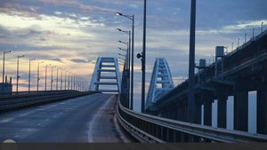 В Краснодарском крае объяснили запрет на проезд электрокаров по Крымскому мосту