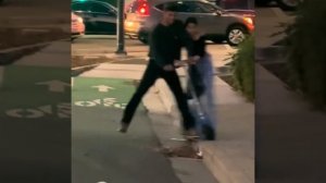 Одна из тысячи причин, почему ездить вдвоём на одном самокате — плохая идея.