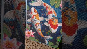 картина из страз. карпы