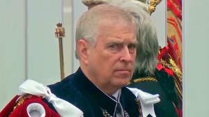 Британский король Карл Третий официально лишает титула принца своего младшего брата Эндрю