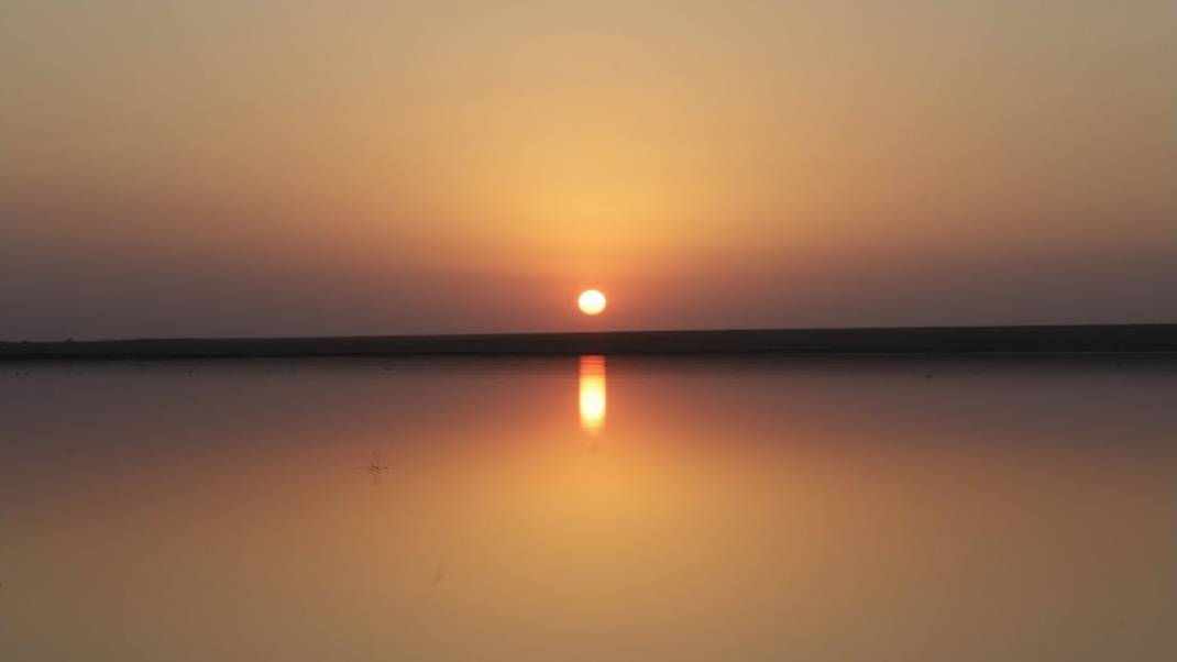 Супер отдых в Крыму, красивый рассвет на берегу азовского моря, Crimea