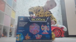 Учимся собирать магнитный конструктор!