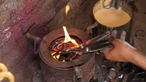 Как делают ножницы, Индия.