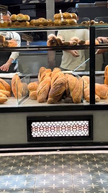 Рататуй проверяет булочки