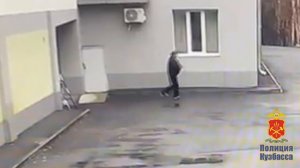 Кемеровские полицейские задержали рецидивиста, который похитил сумочку в больнице