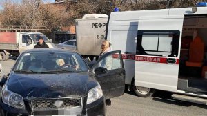 Пять человек пострадали в Новосибирске в результате наезда на остановку