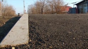 (30.10.2025) В Комсомольске привели в порядок тротуар по улице Лесной