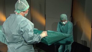 Как накрыть инструментальный столик