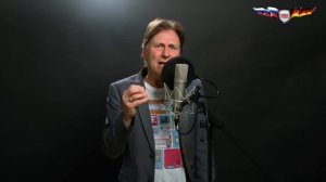 Немецкий сатирик: Главный военный эксперт Германии пугает немцев зелёными человечками из России