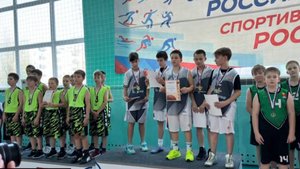 Юные баскетболисты Хасынской спортивной школы в корзину своих успехов принесли первые награды