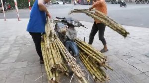 Вьетнамская УЛИЧНАЯ Еда-Жареные КРЕВЕТКИ Сок Сахарного ТРОСТНИКА Удивительные Навыки Резки КОКОСА