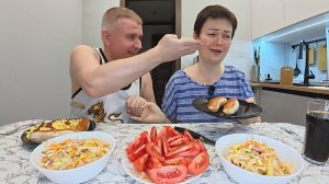 Мукбанг всё вкусное ОТДАЛА мужу, что бы больше НЕ ПОЛУЧАТЬ от него на орехи! Семейный ужин в России