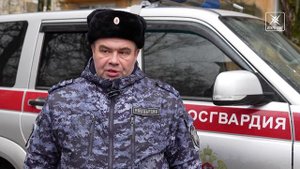 Сотрудники Росгвардии эвакуировали жильцов из горящего дома по ул. Ломоносова