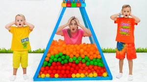 Влад и Ники показывают маленькому Крису, как себя вести!