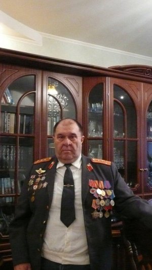 Мой фильм посвящен Геннадию Елисееву,читает стихи В.С. Высоцкого и о Высоцком В.С.