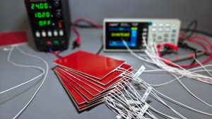 Плоский силиконовый нагреватель 135х85 мм 24 В 15 Вт 85°С.