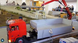 Игрушечные машины дальнобойщики для детей.