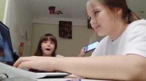 ОББИ Хенджина, мл сестра его фан, ХАЗАХАЗА