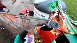 Как_я_зарабатываю_лазая_по_мусоркам_Питера_Dumpster_Diving_RUSSIA11