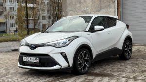 Toyota C-HR 1.8 Hybrid Webasto из Швеции. Пробег 32.000км. В наличии.