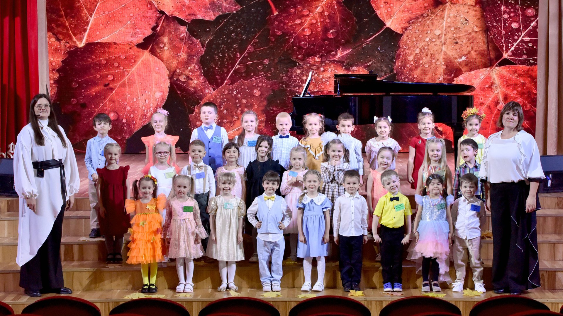 Открытый урок хора Снежинка (гр. 2.1 и 2.2) смотреть онлайн