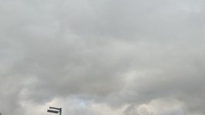 над фабричной синеет небо 1 ноября ждите солнце 🌞 от волшебника...