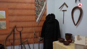 Деревянные утюги и казачьи реликвии: в Урае открылась выставка русской старины